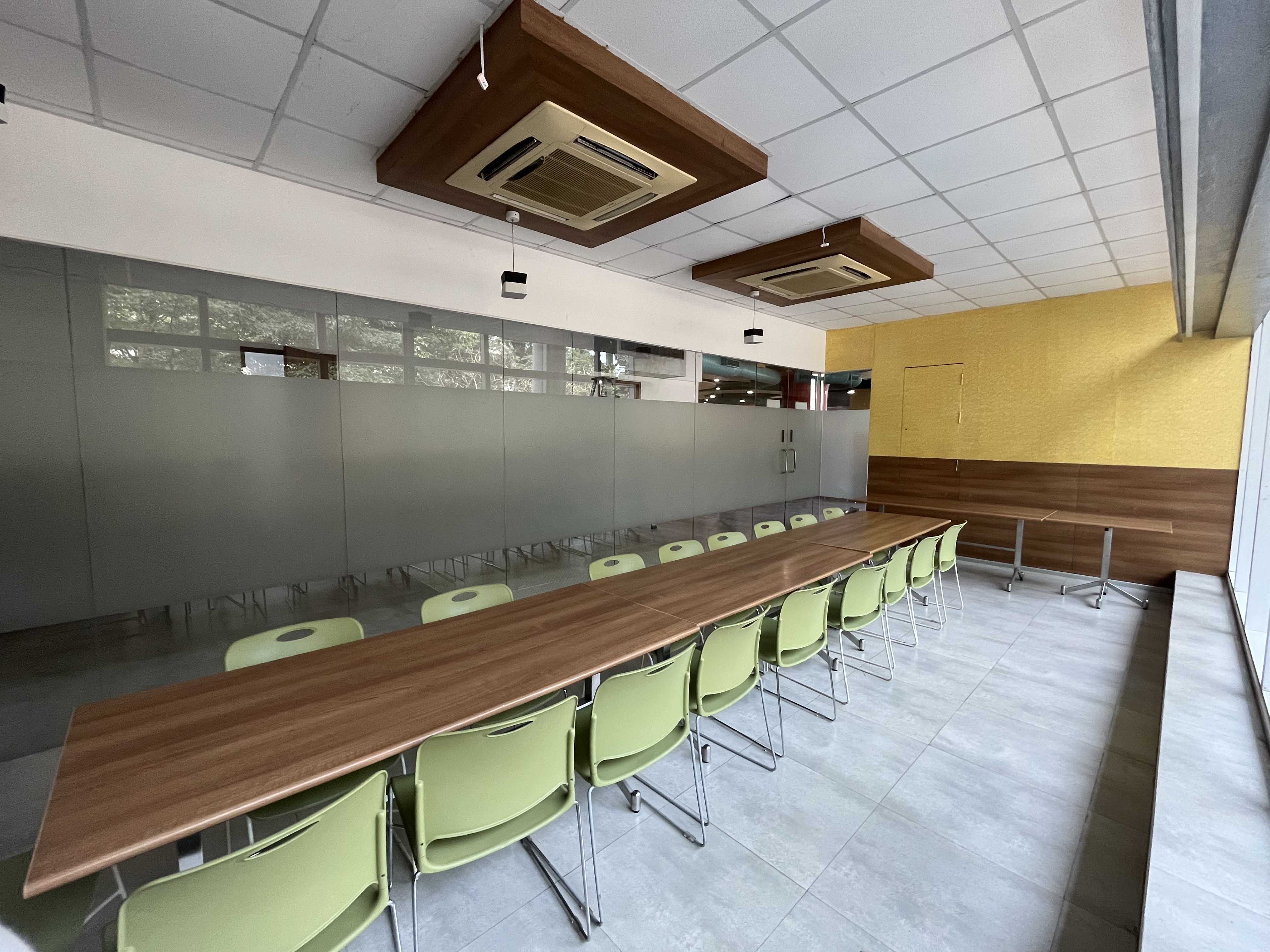 Food Court Small Room